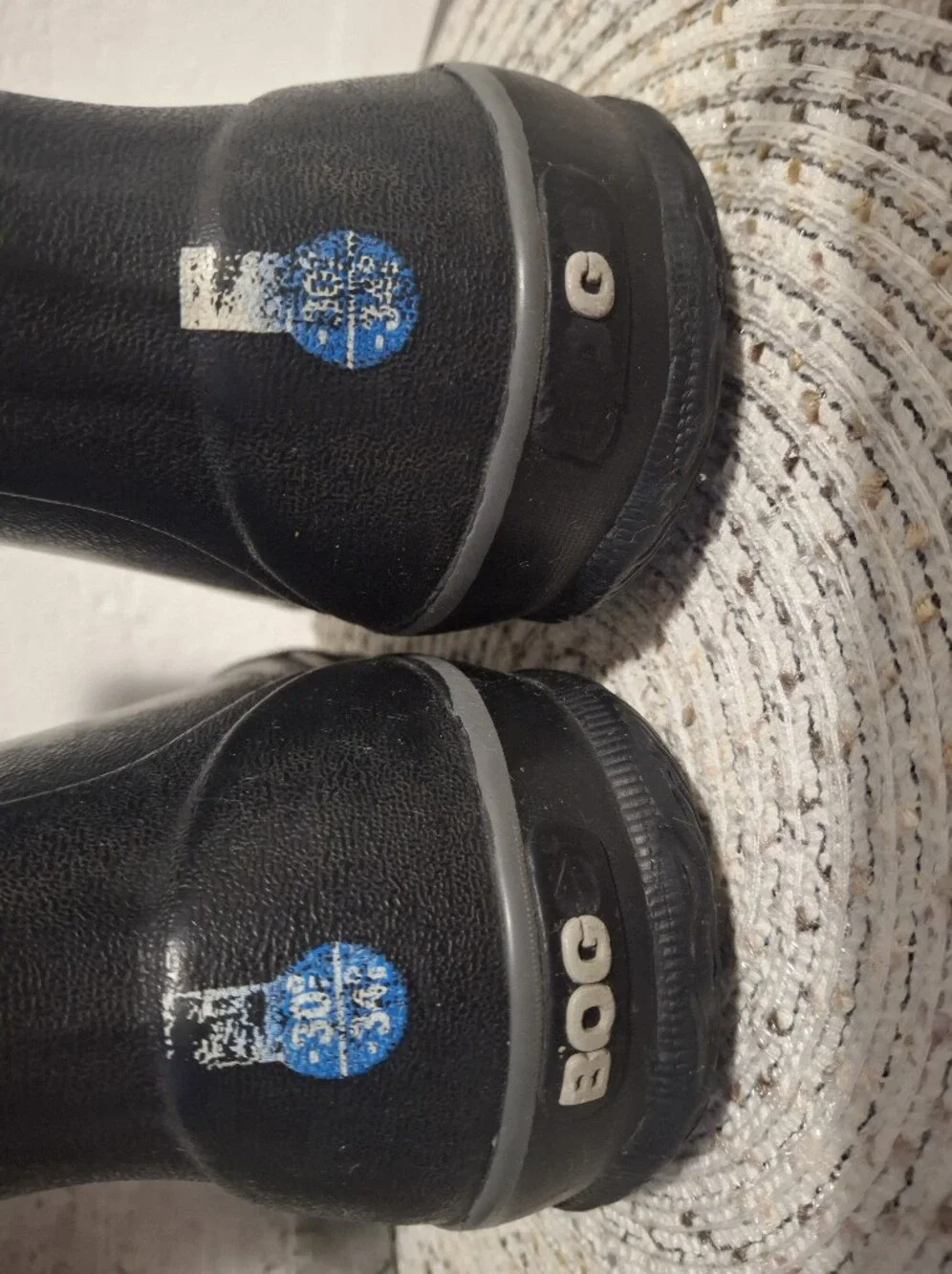 Bogs Classic Black Kids Rain & Snow Boots Size 2.